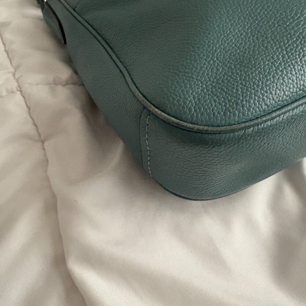 Coach Chaise Crossbody in Polished Pebble Leather Marine Classic Luxury - Picture 5 of 13